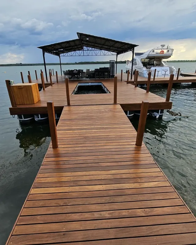 Deck de cumaru · Bona Decking Oil (ref. DK-01)