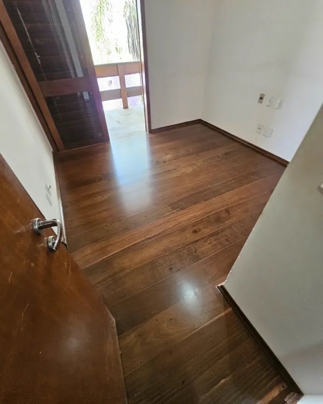 Assoalho de ipê · Bona semibrilho (ref. BS-05)